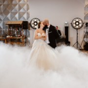 DJ na wesele w stylu glamour - taniec w chmurach